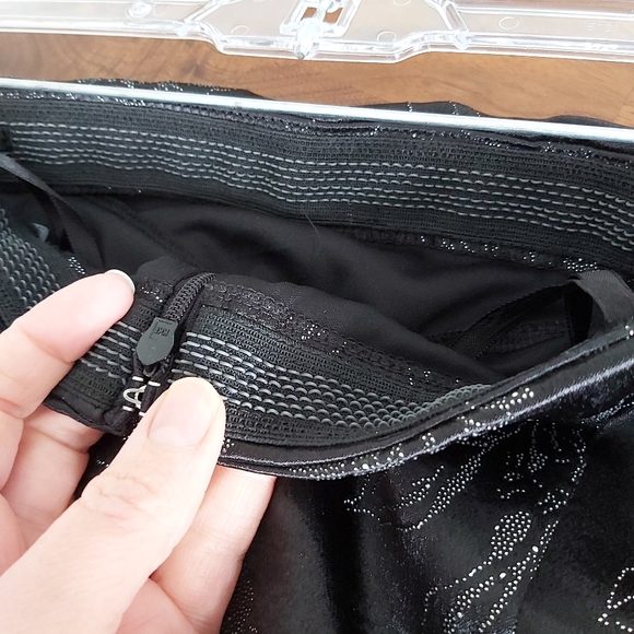 LE CHATEAU Strapless Knee-Length Dress - Picture 4 of 5